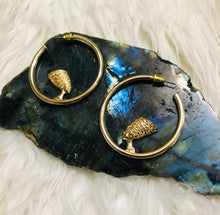Load image into Gallery viewer, NEFERTITI Hoops